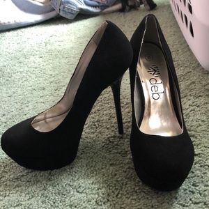 cute black pumps
